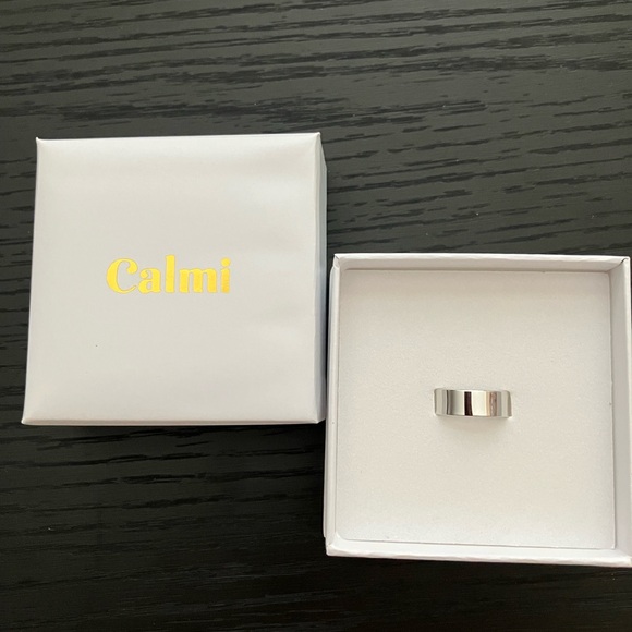 Calmi Ring - Picture 7 of 8
